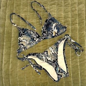 Shade & Shore Women’s S Snakeskin Print Bikini Set
